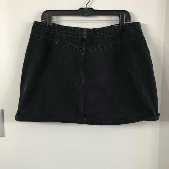 Forever 21 Black Denim Skirt w/Buttons - Picture 2 of 4